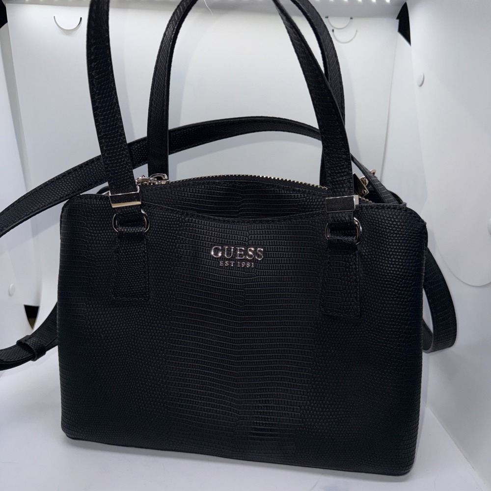Guess Black Embossed Satchel Bag Real Nice Brand New Condition Pt3